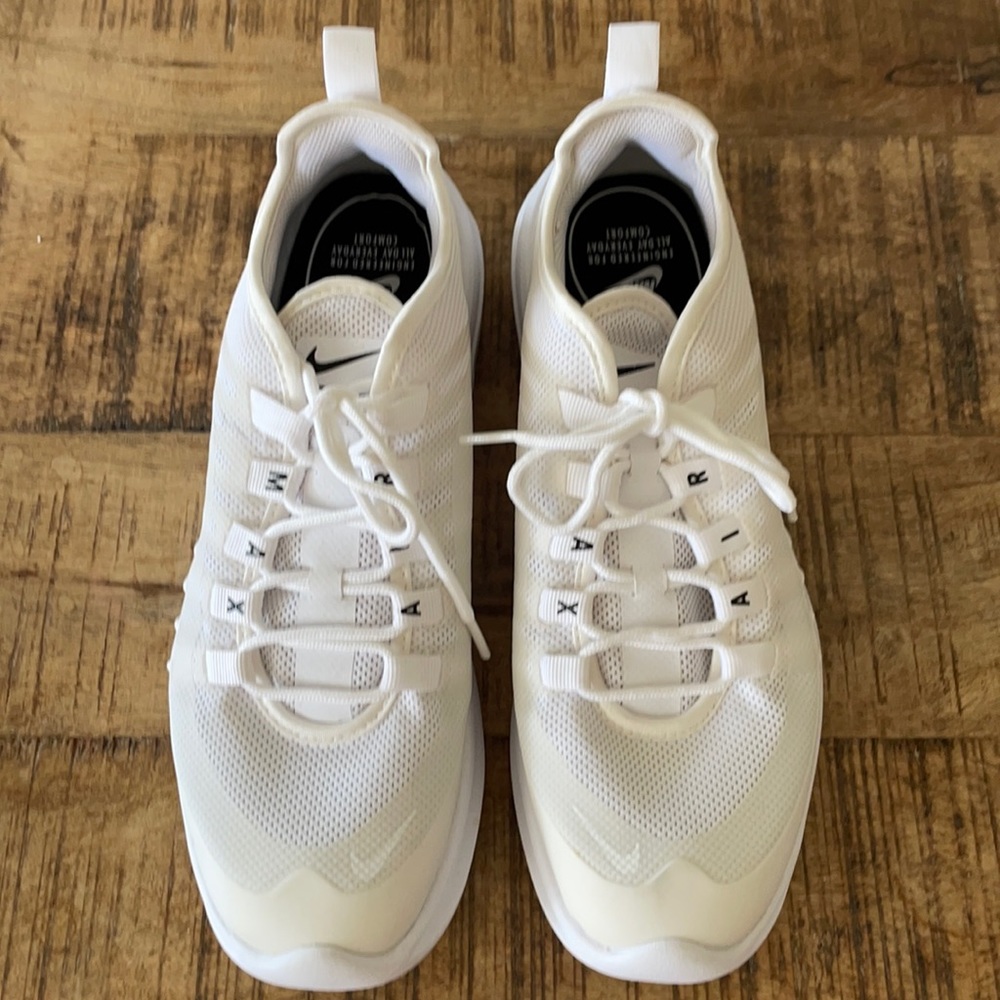 Nike Air Max White shoes size 9 woman’s shoes